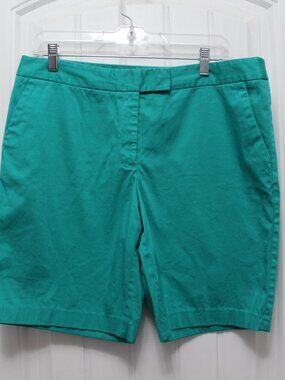 Jones New York Signature Women’s Shorts Bermuda Green Stretch Size 12 (23-9)